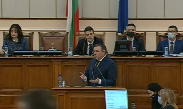 Престрелка: Проф. Ангелов смълча новия шеф на НС с 1 въпрос