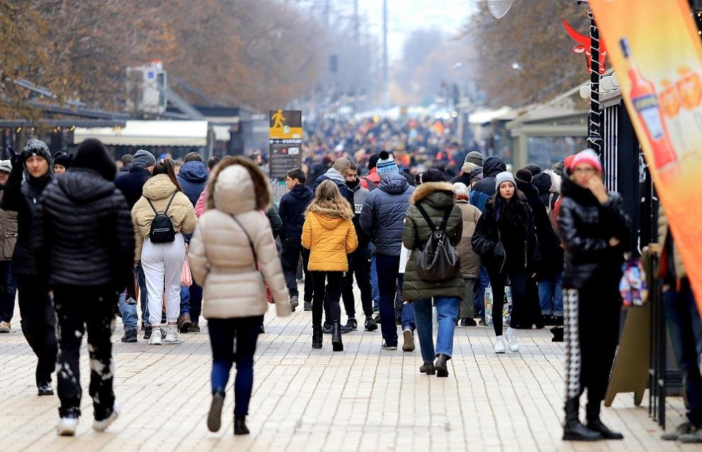 COVID уби по 3 месеца от живота на всеки българин