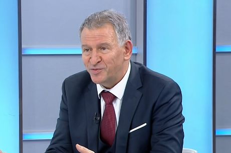 Кацаров разигра мелодрама в ефир заради скандала с тестовете, обеща още награди 