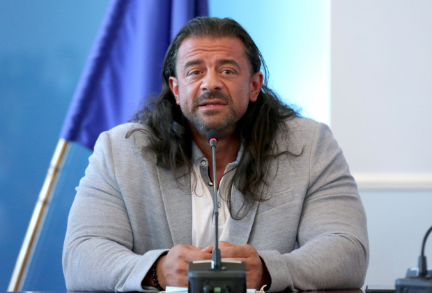 Алибегов: Зеленият сертификат да отпадне, щом няма да се изисква в НС!