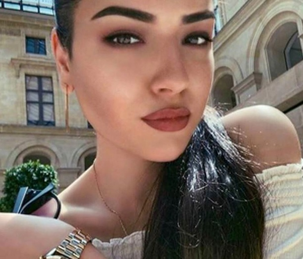 Звезда от Instagram ряза къс по къс майка си и я уби, защото... СНИМКИ