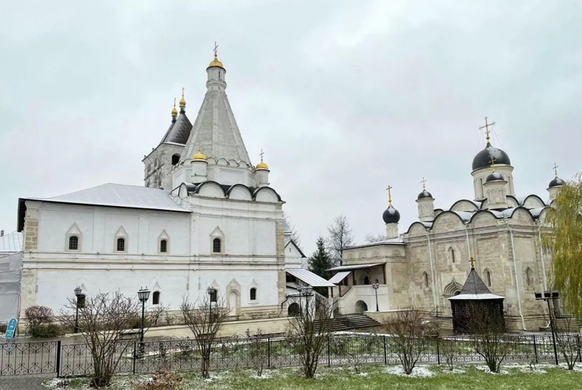 Атентат: Бивш ученик на православно училище се взриви в сградата на учебното заведение