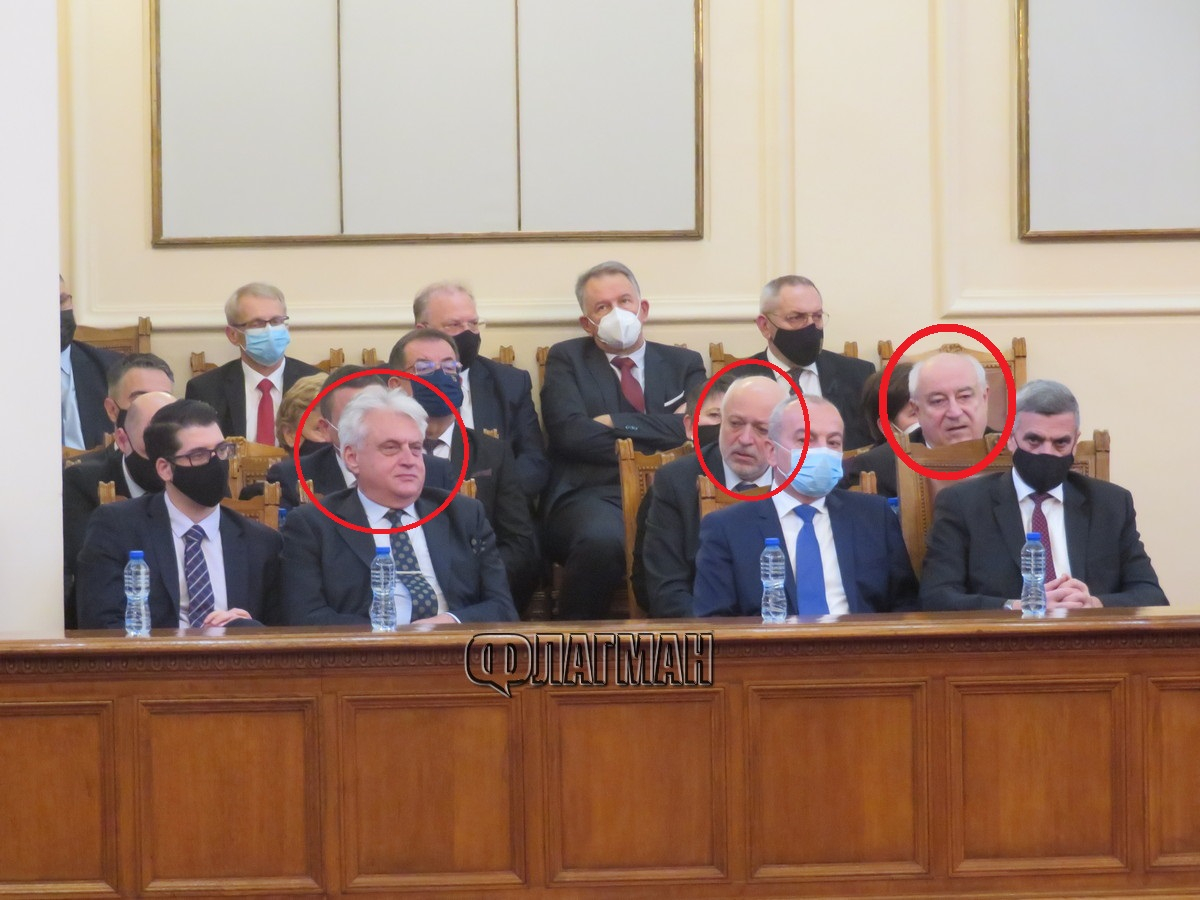 Трима служебни министри погазиха закона за последно СНИМКА