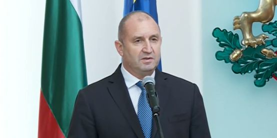 Радев благодари на служебните си министри, а Янев... 