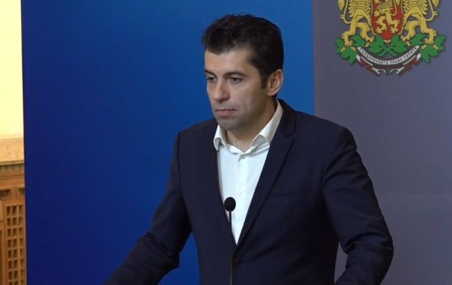 Петков изненадан защо КЕВР вдига цените на тока в деня на клетвата му като премиер