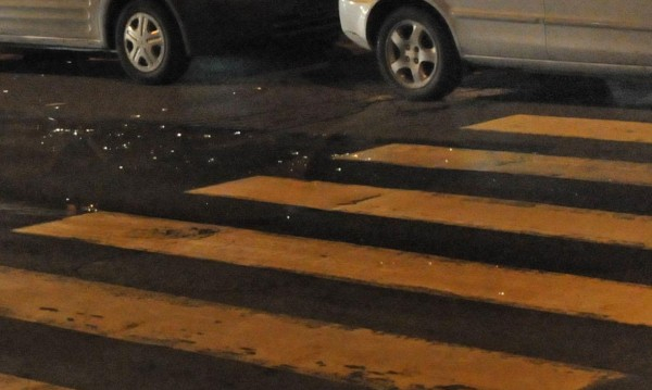 Пазарджиклия помете тийнеджърка на пешеходна пътека 