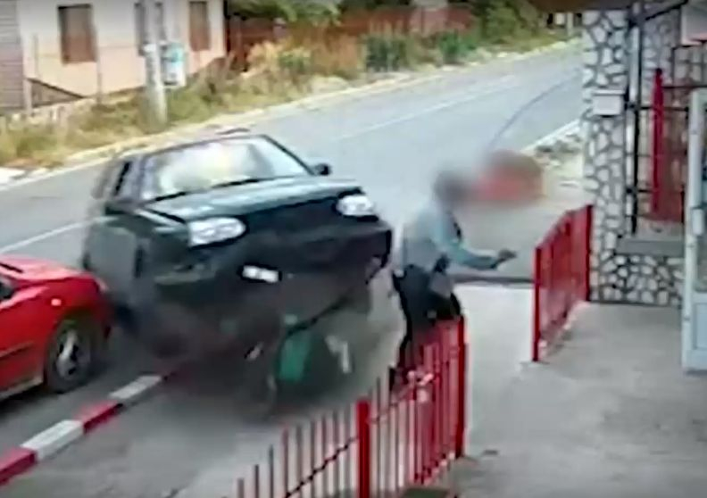 Пиян без книжка и с дете в колата връхлетя в магазин в Лом ВИДЕО 