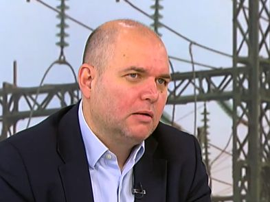 Панев от ДБ заподозря КЕВР в атака срещу кабинета "Петков"