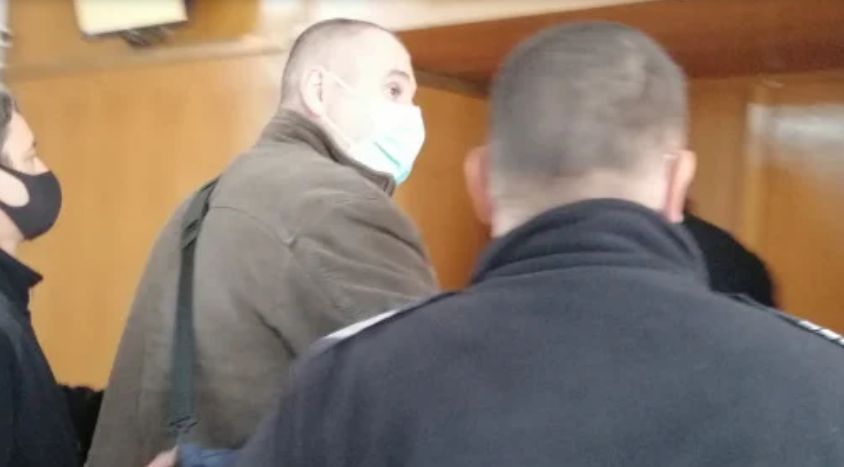 Експолицаят Караджов обясни защо няма как да е убил родителите си