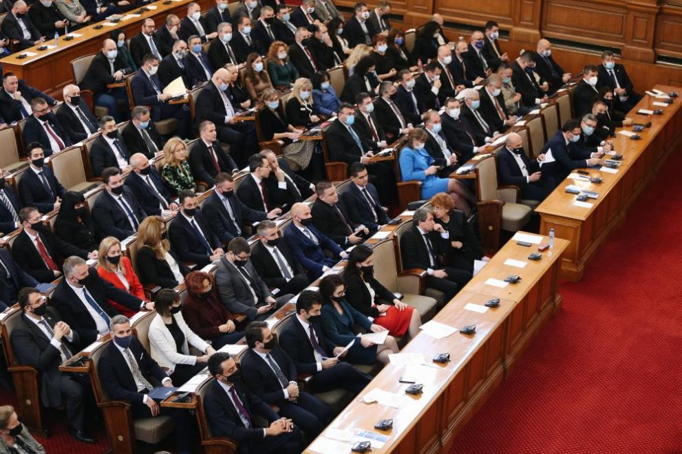 Извънредна новина за заплатите на депутатите