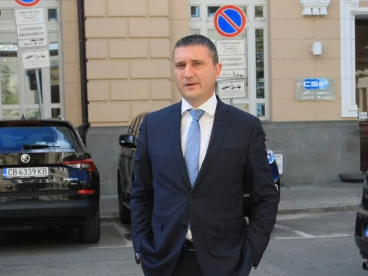 Владислав Горанов се опитал да премине "Калотина" с автомобил, обявен за издирване