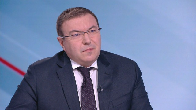 Проф. Ангелов попиля Кацаров за провалената ваксинация