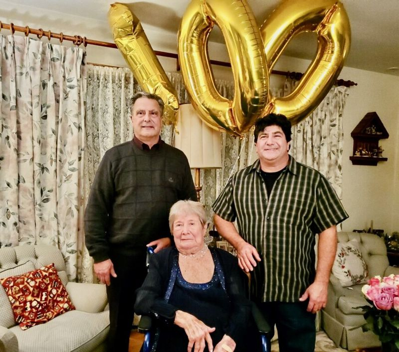 100-г. купонджийка разкри неочакваната тайна на дълголетието си СНИМКИ