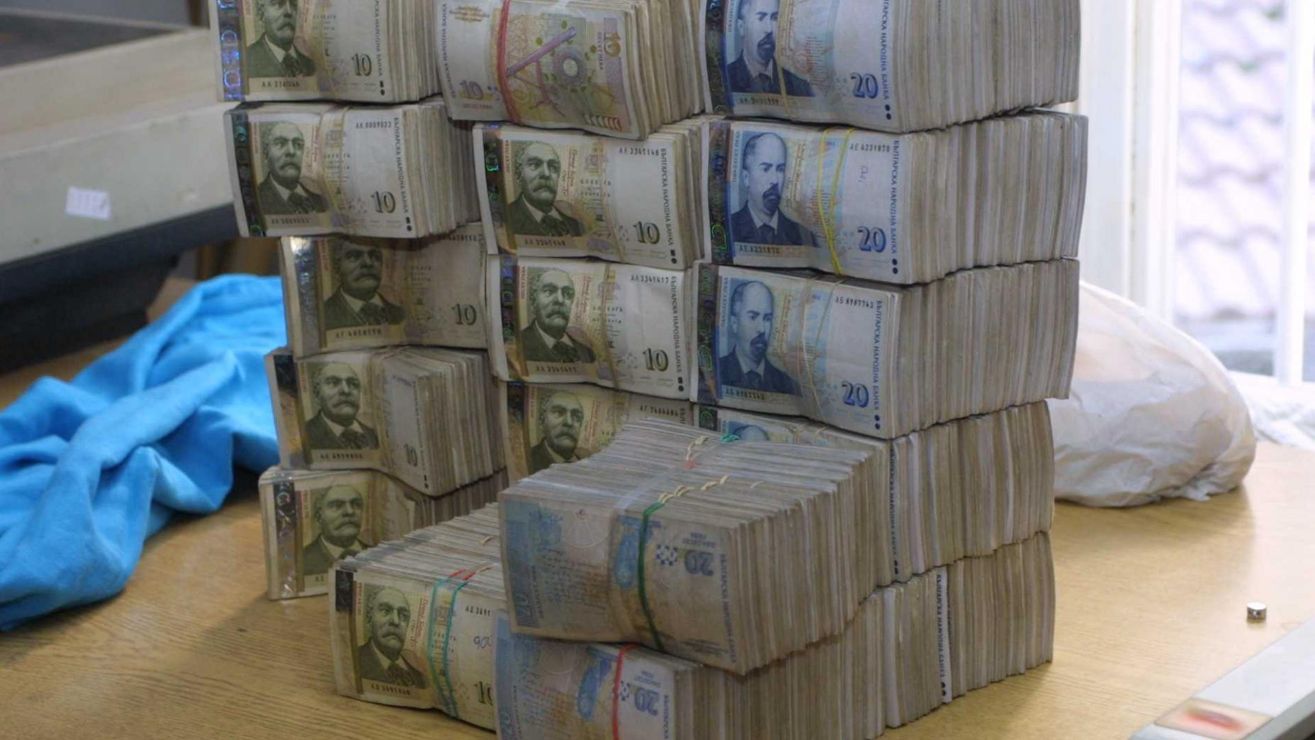 Чужденците разпродават имотите си у нас и бягат, незапомнен срив на инвестициите