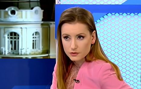 Лора Инджова се счепка с лидера на „Възраждане“ заради майка си, починала от COVID