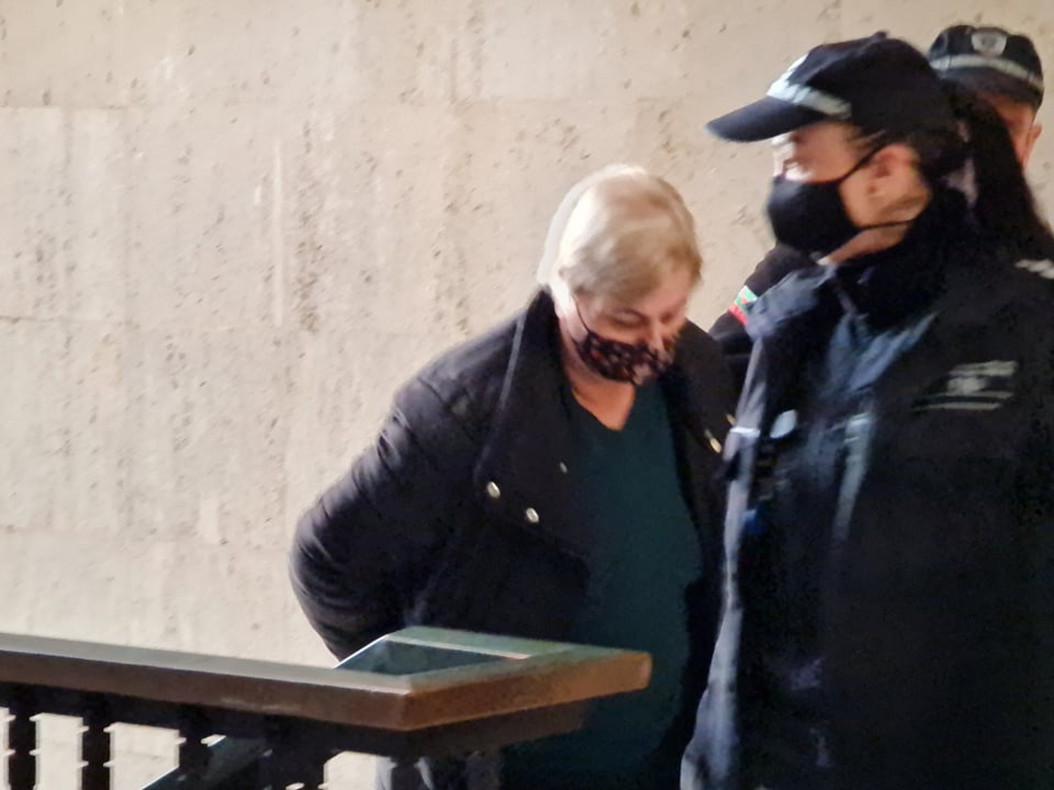 Ето я 58-г. тарторка на бандата, ударена при спецакция в Бургас СНИМКИ
