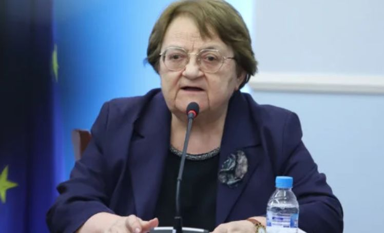 Проф. Аргирова: Протестът пред парламента е престъпно безумие в деня с най-много заразени