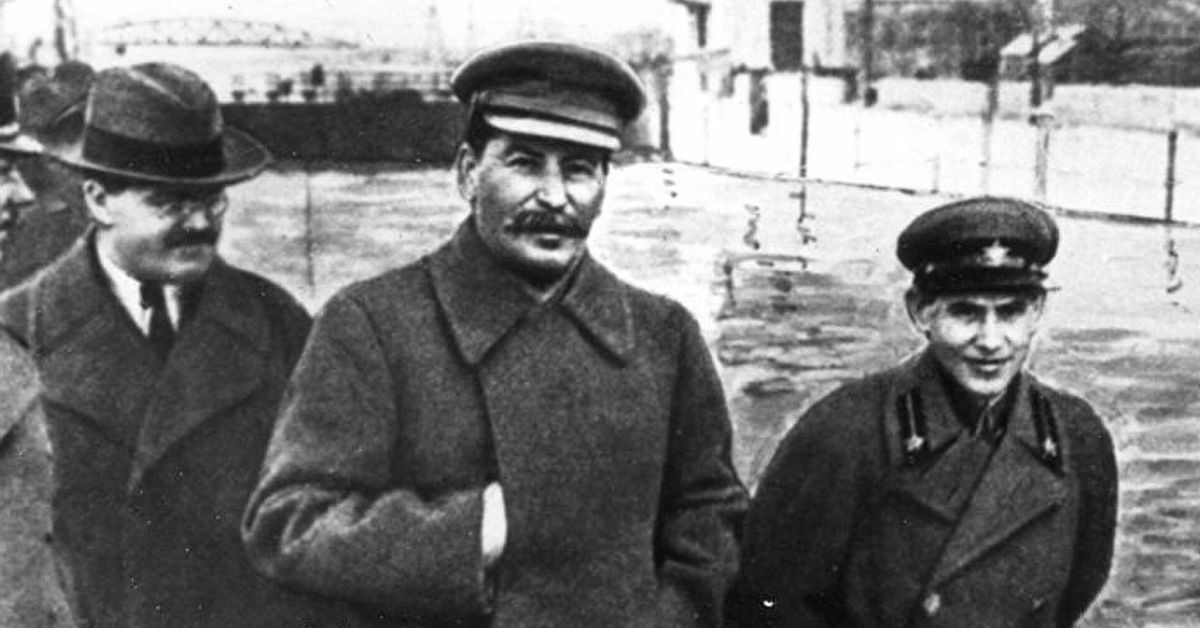 Как Сталин открадна златото на испанската корона и го отнесе в Москва