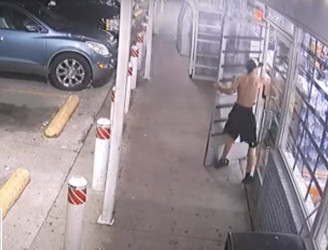 Трима разстреляни и един ранен в магазин край Далас ВИДЕО