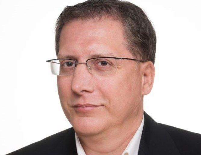 Недоразуменията на новата власт: Странните занаяти на шефовете на комисии в парламента