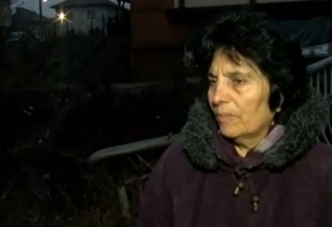 Проговори жената, в чиято къща се вряза камион с дърва в Белица, ето къде я заварила страшната новина