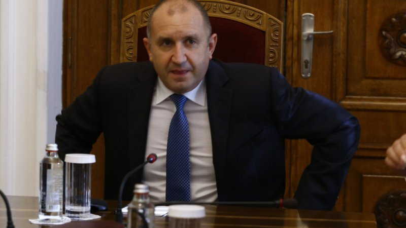 Рецептата на Радев: Ето как ще се справим с енергийната криза