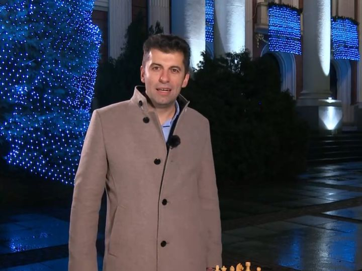 Изненада! Ето с кого Кирил Петков отправи пожеланията си за Нова година ВИДЕО