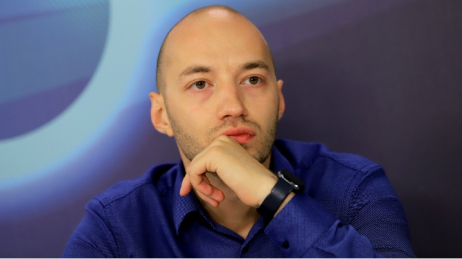Политолог каза какво ще се случи на управляващите, ако не направят веднага това 