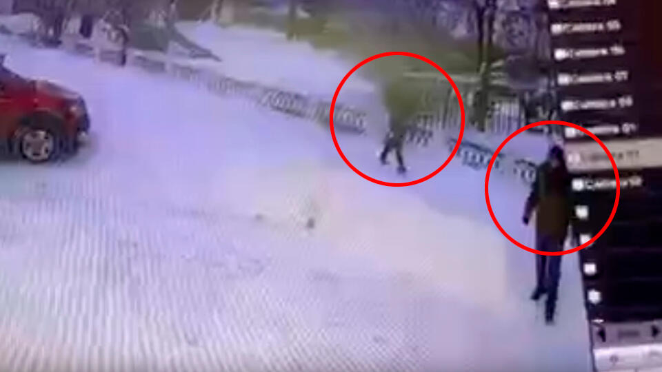 Двойка педофили отвлече и изнасили 5-г момиченце, а накрая... ВИДЕО 