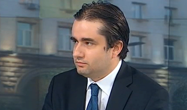 Новата власт започва да ни чипира, ето как ще стане
