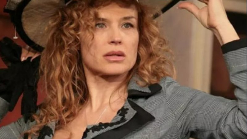 Аня Пенчева се нахвърли на "Възраждане" и обясни за мъжкарството и сантиметрите