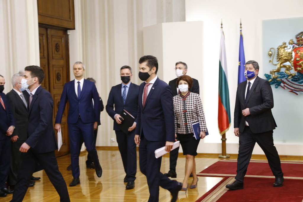 Властта се събра при президента ВИДЕО
