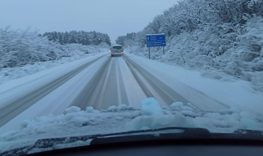 Зимната обстановка създава затруднения в Северозапада ВИДЕО