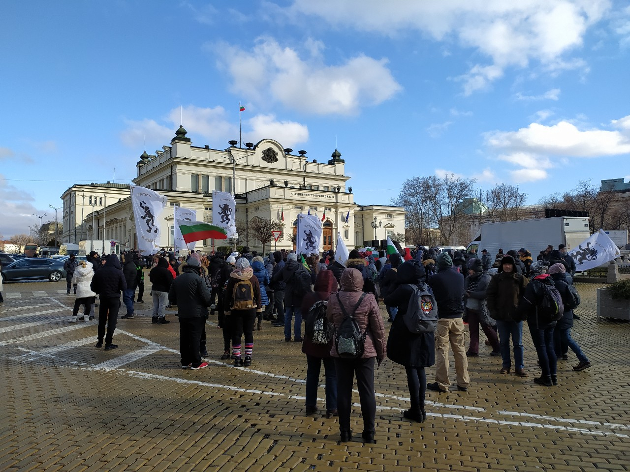 Пред НС се готвят за война, ето какво се случва СНИМКИ