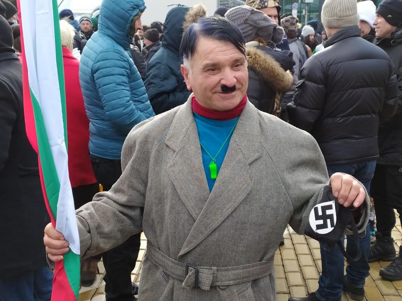 На COVID протеста става все по-напечено, а един участник смая всички! Култови СНИМКИ