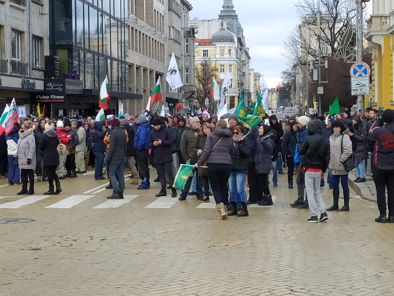 На COVID протеста става все по-напечено, а един участник смая всички! Култови СНИМКИ