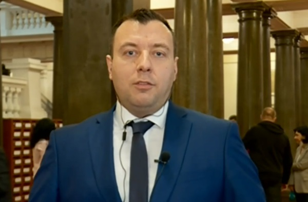 Депутат от "Възраждане" извади версия защо не са отпаднали зелените сертификати у нас ВИДЕО