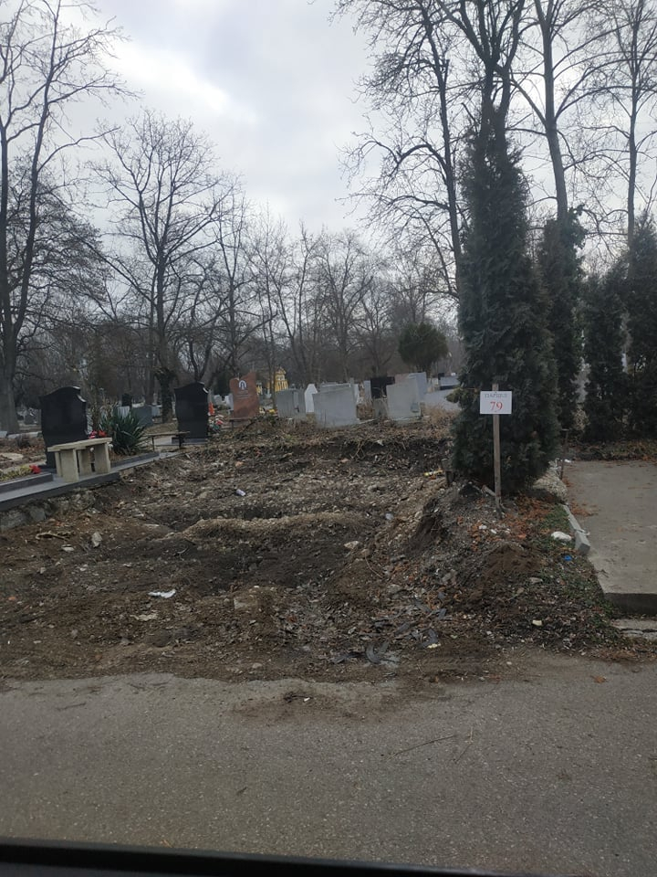  Ремонтни дейности в Централни гробища "стреснаха" покойниците СНИМКИ