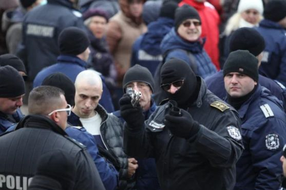 Антиваксърът, стрелял на протеста пред парламента, го загази здраво 