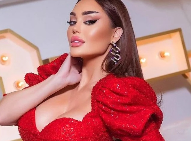 Едрогърдата сръбска старлетка Ана Корач призна кой я спонсорира СНИМКИ 18+