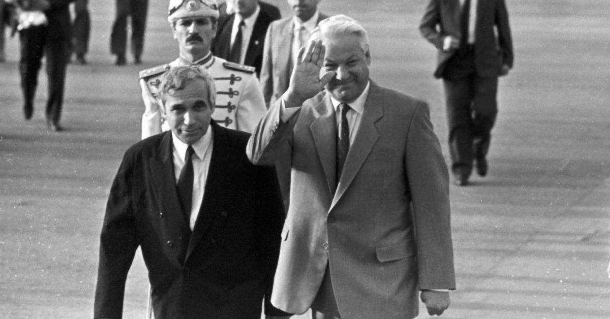 Уникалната история за указа на Елцин от борда на самолета по молба на Желю Желев