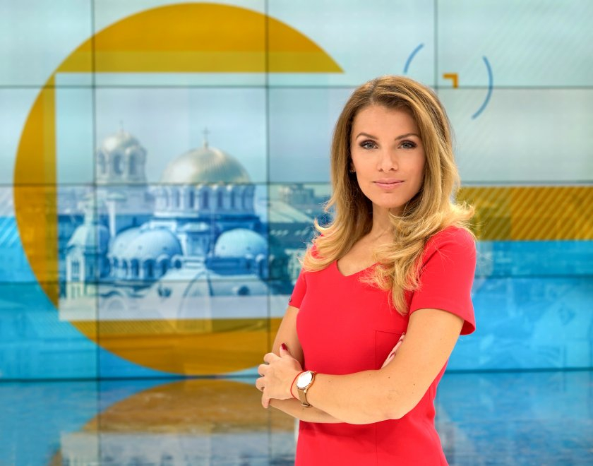 Една от най-красивите водещи в родния ефир не е на себе си от тази новина