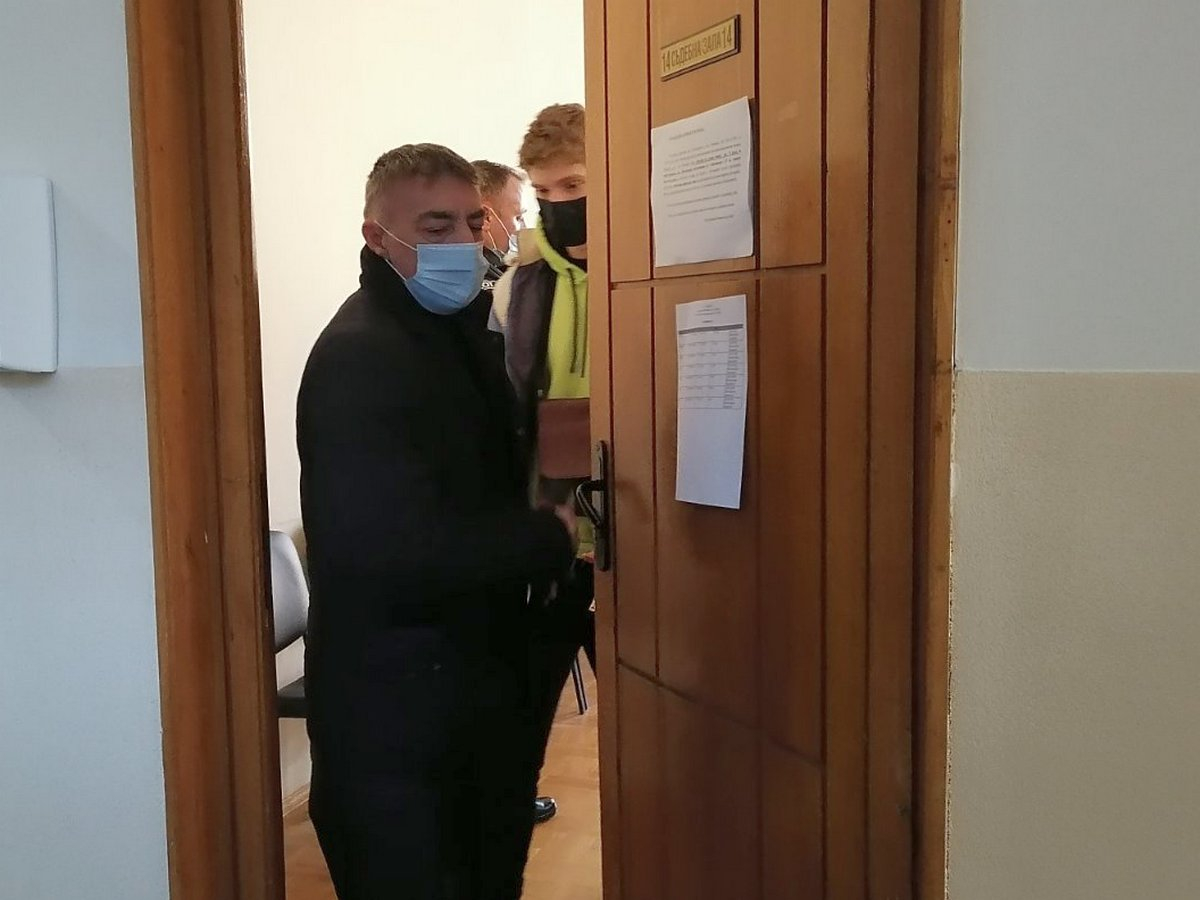 Колега на охранителя, пребит от баща и син без маски в Бургас, с първи думи след екшъна 
