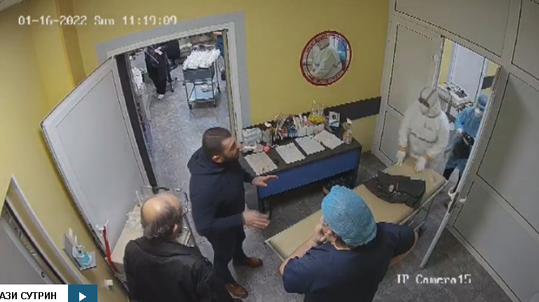 Отново агресия: Мъж нахлу в COVID отделение в Русе и заплаши с убийство ВИДЕО