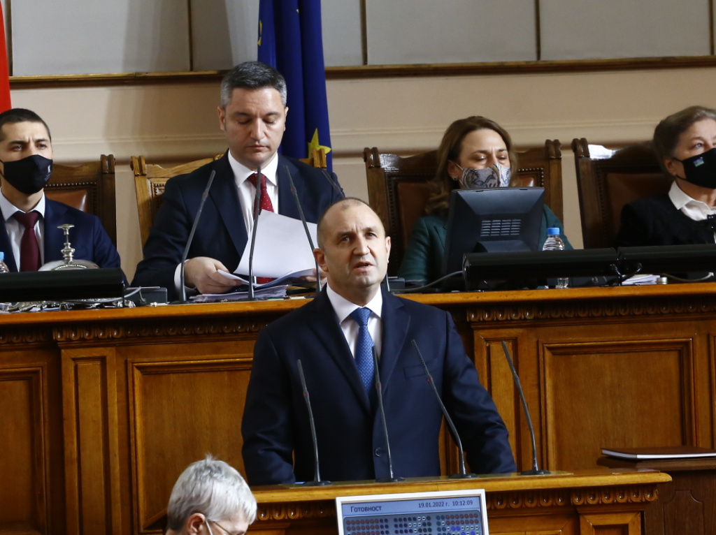 Огромен скандал в НС по време на клетвата на Радев! Ето какво направи ГЕРБ! ВИДЕО