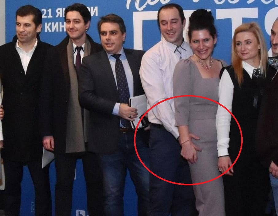 Палава СНИМКА 18+ на вицепремиерката Калина Константинова нагорещи мрежата