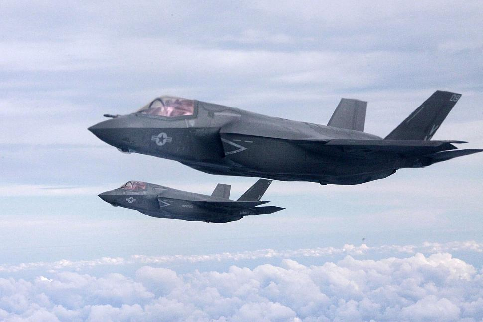 След ултиматума: НАТО изпраща два изтребителя F-35 да ни пазят от Русия