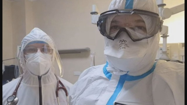 Илия изкара 35 дни в интензивното заради К-19 и проплака... СНИМКИ