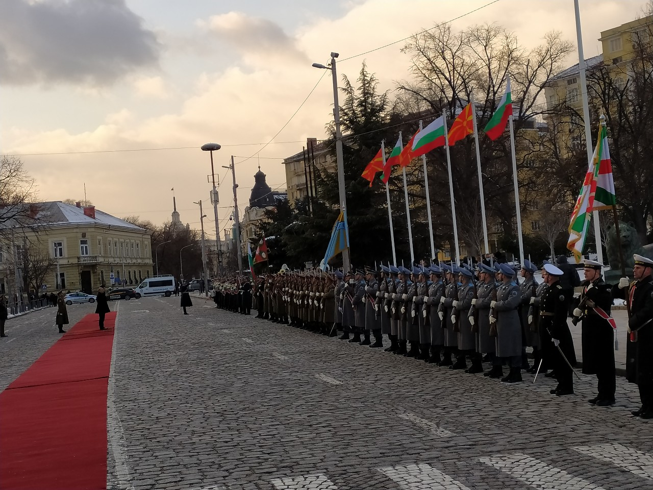 Фоторепортаж в БЛИЦ: Петков посрещна северномакедонския си колега в София