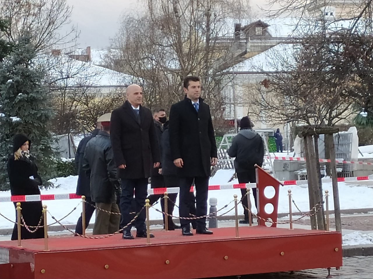 Фоторепортаж в БЛИЦ: Петков посрещна северномакедонския си колега в София